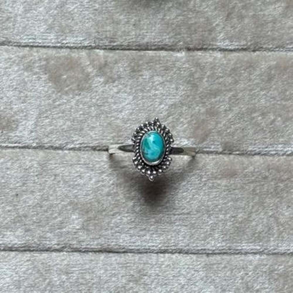 Artisan Handmade Southwestern Kingman Turquoise Sterling Silver Ring Size 8